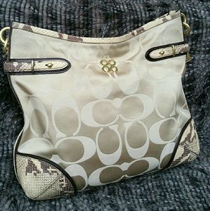 Coach Signature Crossgrain Shoulder Bag